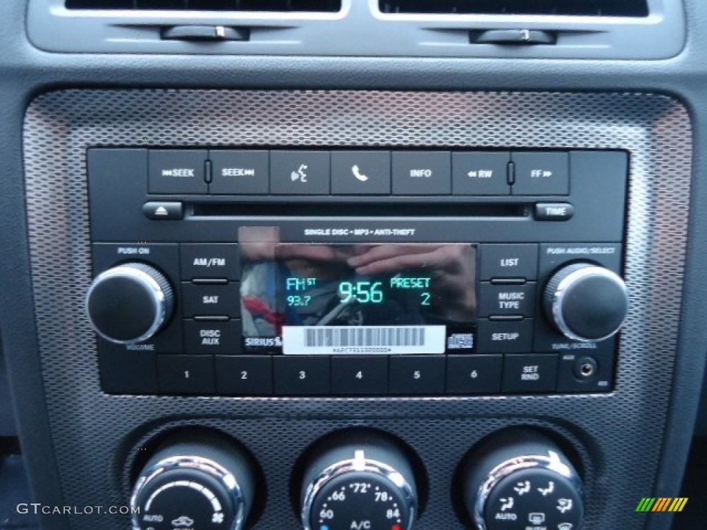 2013 Dodge Challenger R/T Classic Audio System Photo #72984330