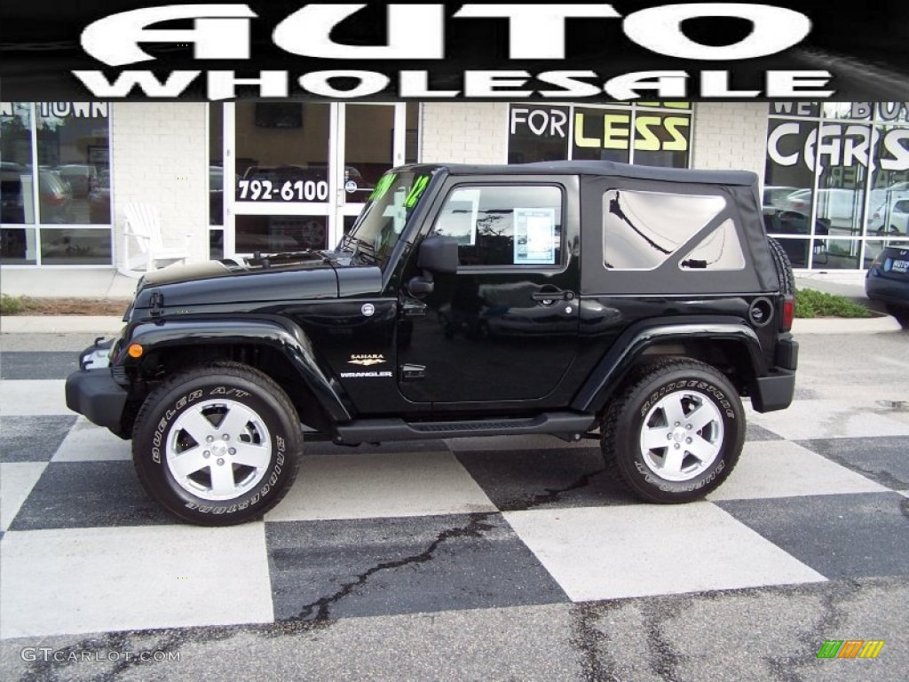 2012 Wrangler Sahara 4x4 - Black / Black photo #1