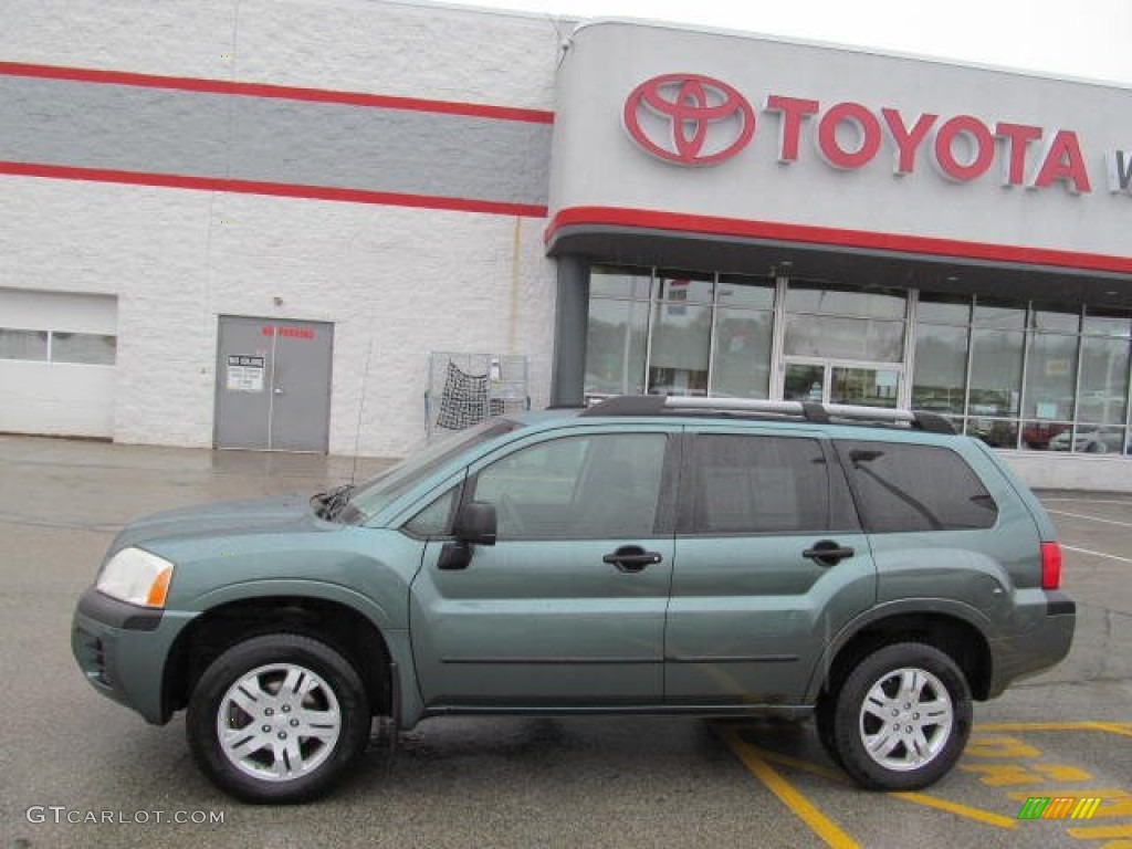 2004 Endeavor LS AWD - Machine Green Metallic / Charcoal Gray photo #2