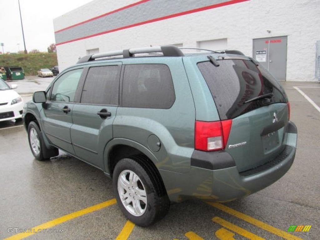 2004 Endeavor LS AWD - Machine Green Metallic / Charcoal Gray photo #5