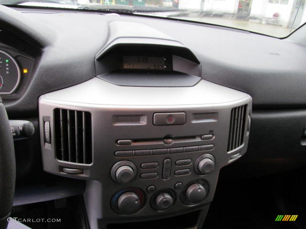 2004 Endeavor LS AWD - Machine Green Metallic / Charcoal Gray photo #15