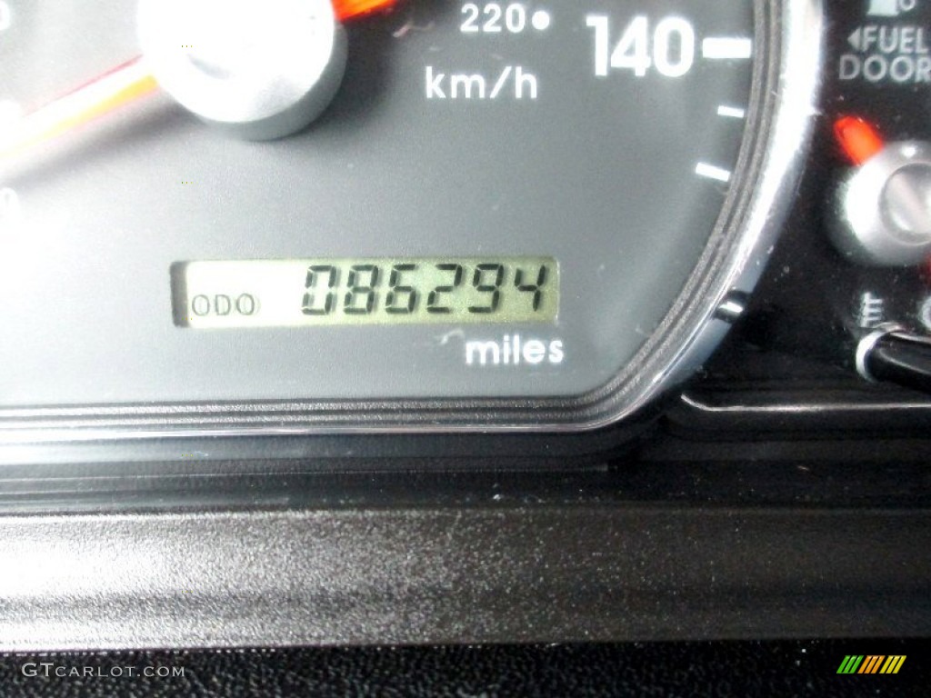 2006 Endeavor LS AWD - Liquid Silver Metallic / Charcoal photo #5