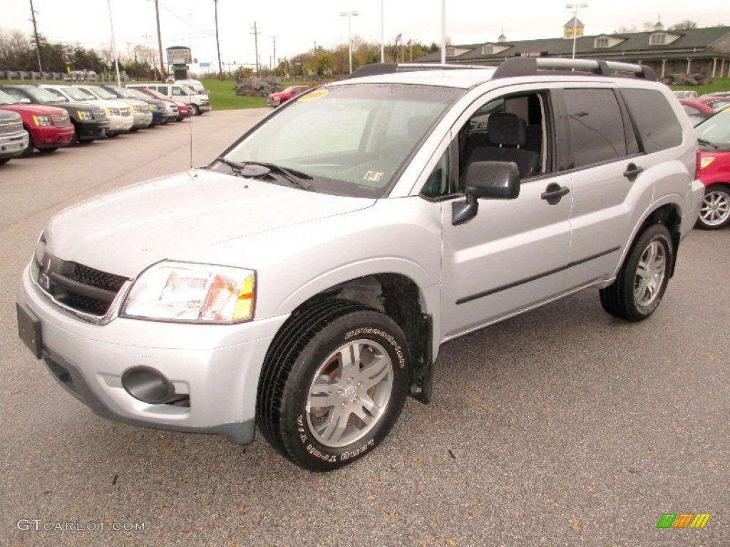 2006 Endeavor LS AWD - Liquid Silver Metallic / Charcoal photo #9