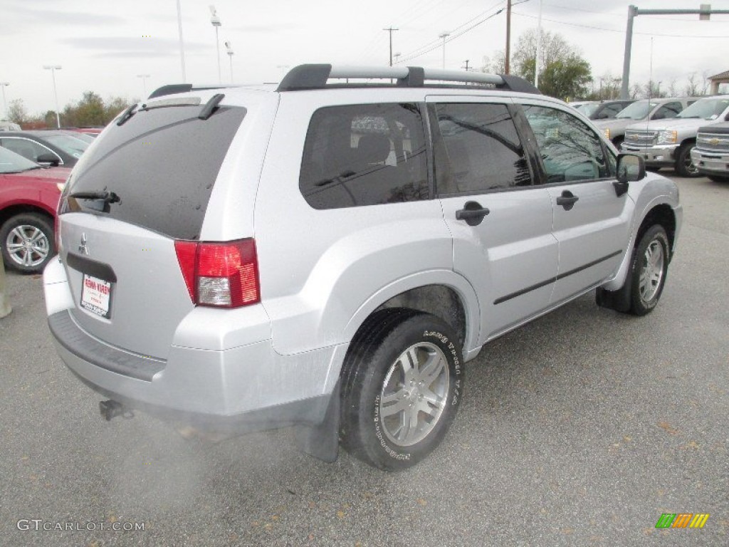 2006 Endeavor LS AWD - Liquid Silver Metallic / Charcoal photo #10