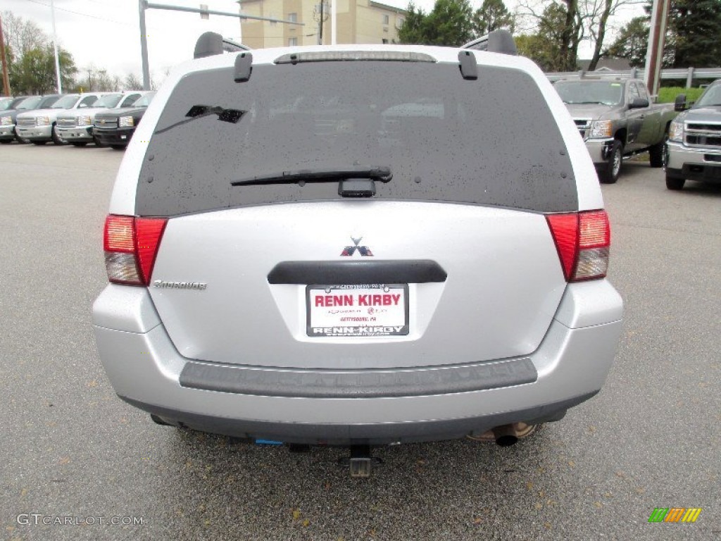 2006 Endeavor LS AWD - Liquid Silver Metallic / Charcoal photo #12