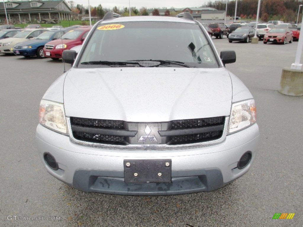 2006 Endeavor LS AWD - Liquid Silver Metallic / Charcoal photo #13