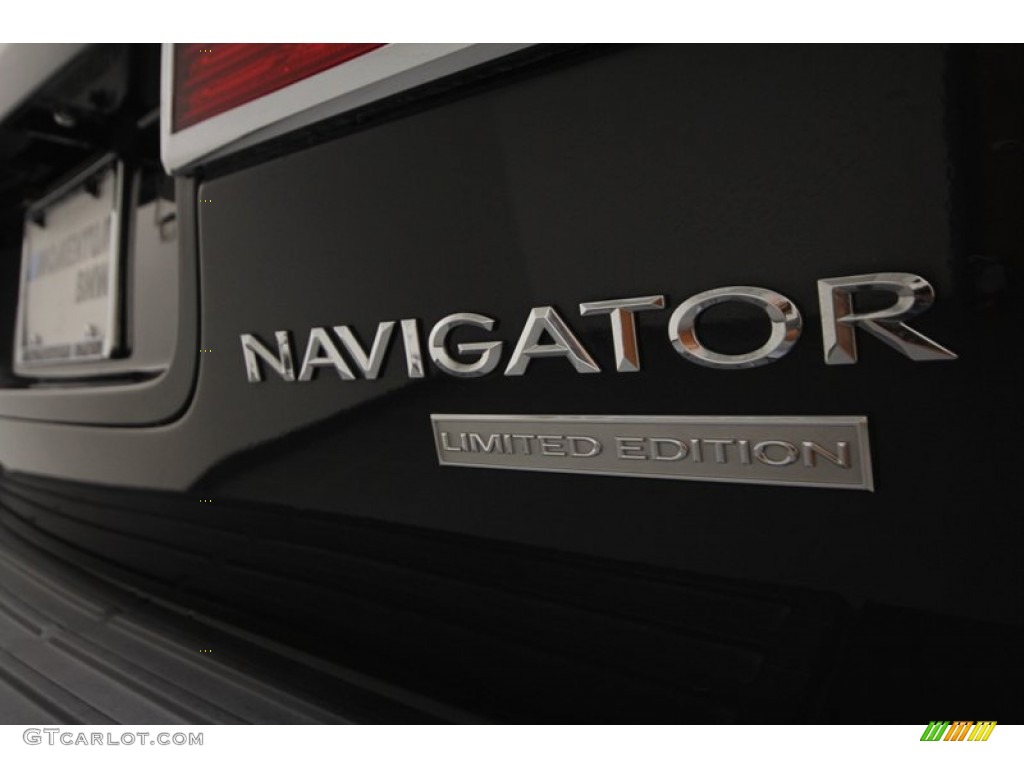 2011 Lincoln Navigator Limited Edition Marks and Logos Photos