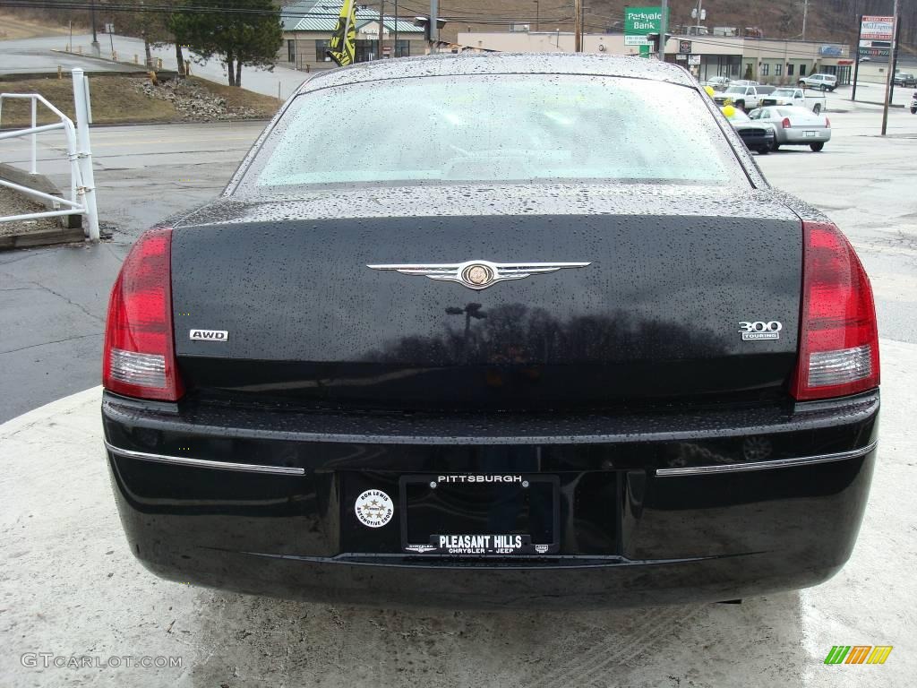 2005 300 Touring AWD - Brilliant Black Crystal Pearl / Dark Slate Gray/Medium Slate Gray photo #3