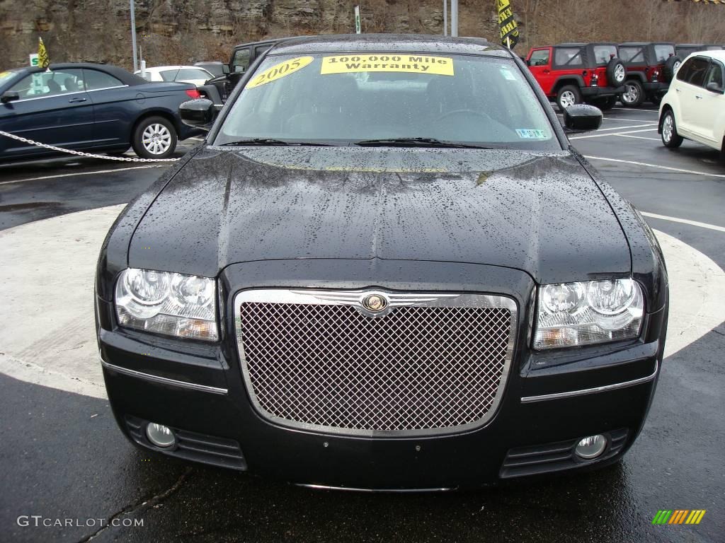 2005 300 Touring AWD - Brilliant Black Crystal Pearl / Dark Slate Gray/Medium Slate Gray photo #7