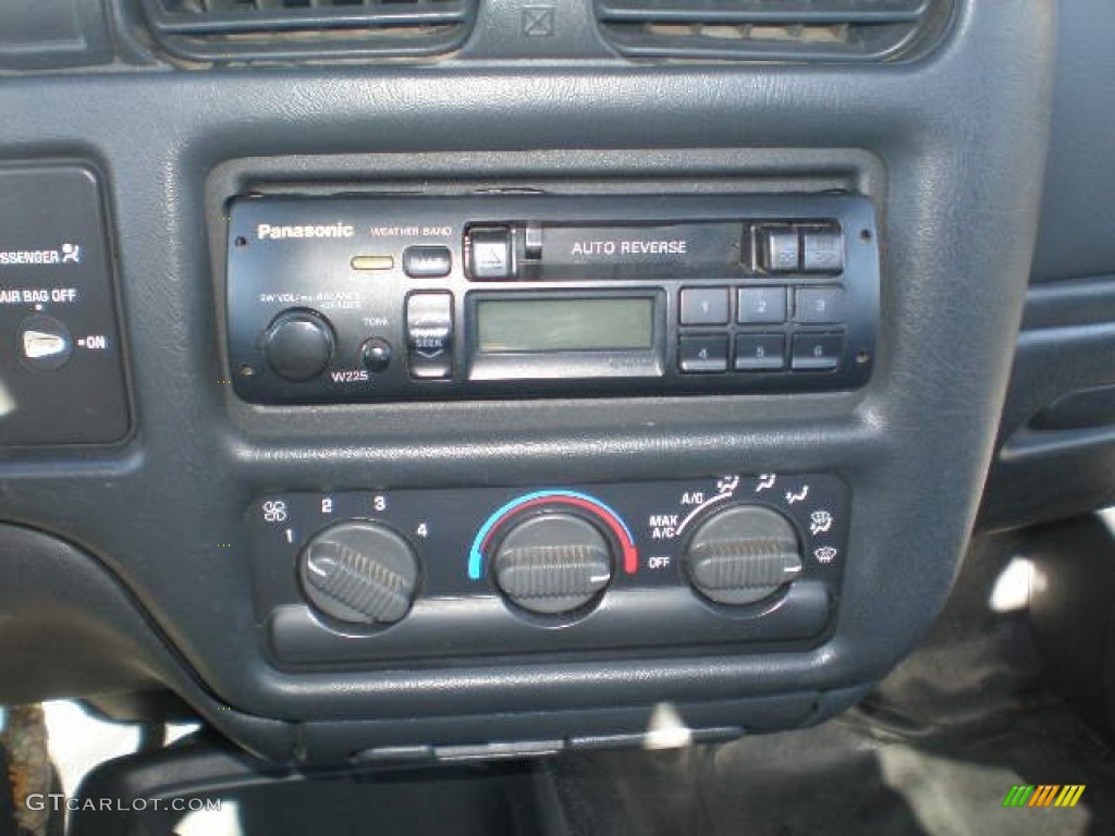 1999 Chevrolet S10 Regular Cab Controls Photos