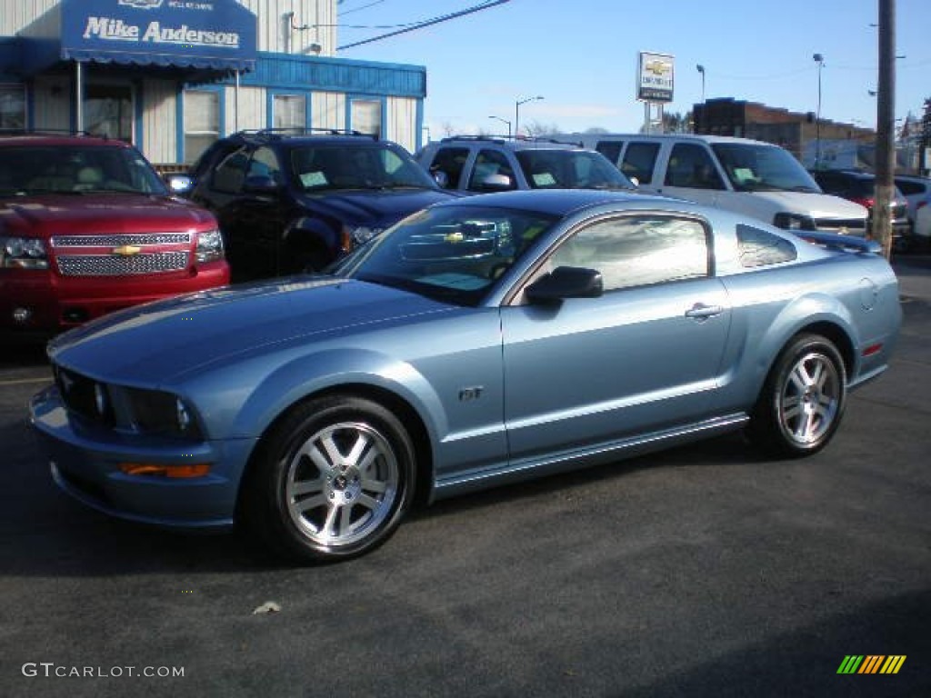 2006 Mustang GT Premium Coupe - Windveil Blue Metallic / Light Parchment photo #1