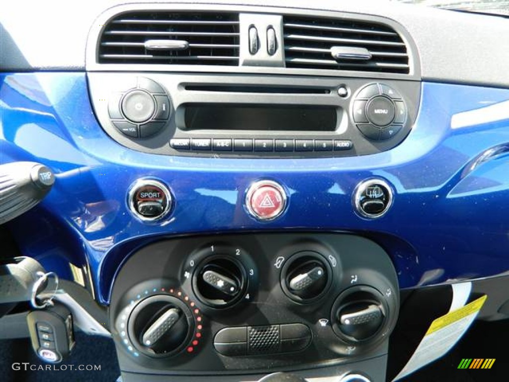 2013 Fiat 500 Pop Controls Photo #73000328