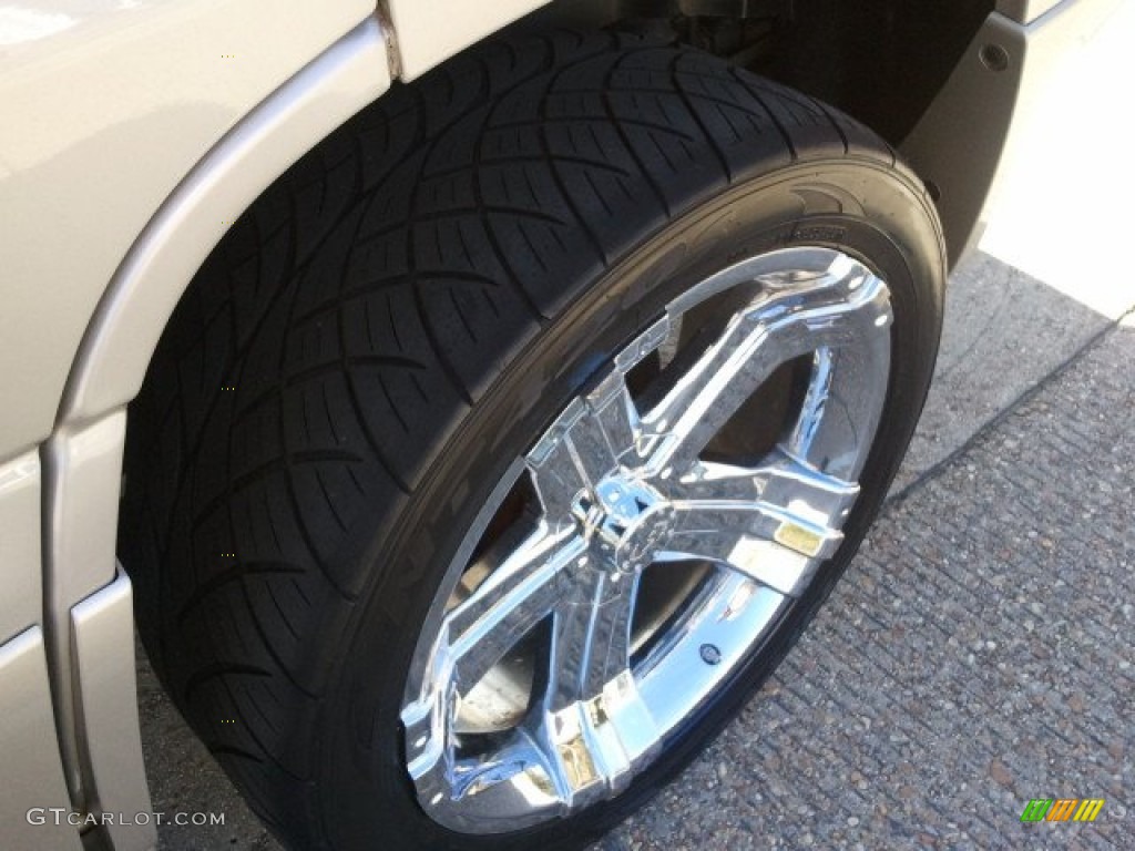 2004 Yukon Denali AWD - Silver Birch Metallic / Stone Gray photo #15