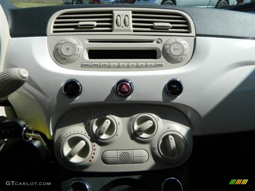 2013 Fiat 500 Pop Controls Photo #73002333