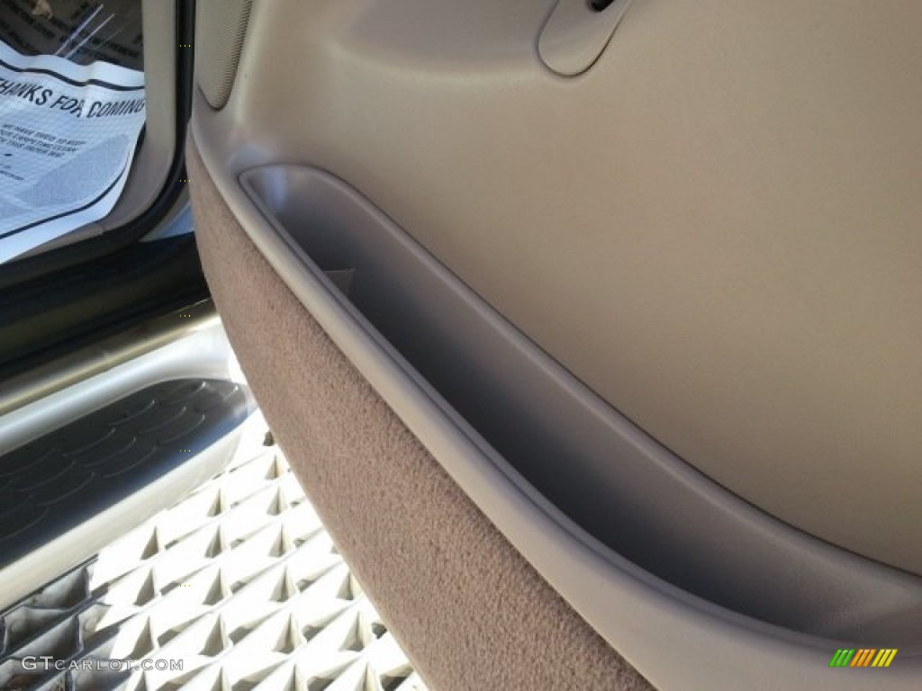 2004 Yukon Denali AWD - Silver Birch Metallic / Stone Gray photo #32