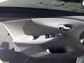 Super White - Corolla L Photo No. 12