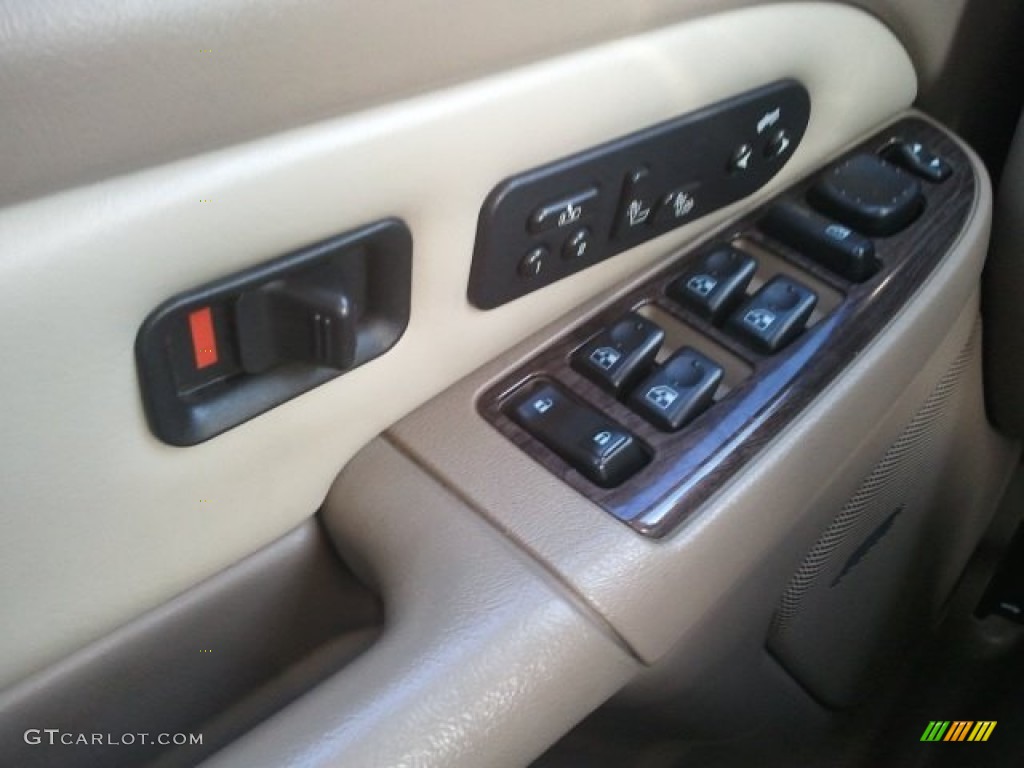 2004 Yukon Denali AWD - Silver Birch Metallic / Stone Gray photo #39