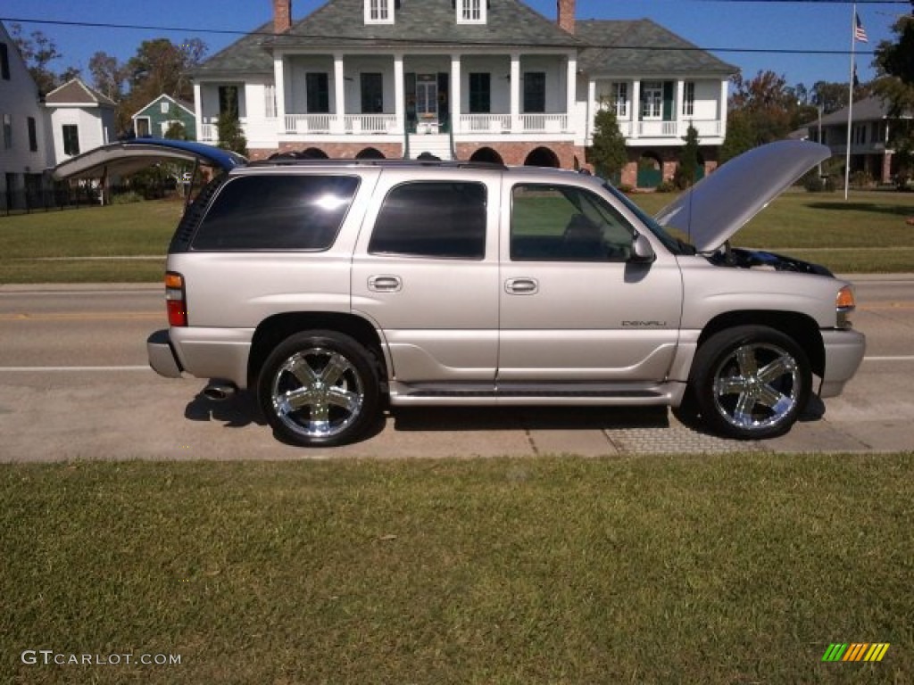 2004 Yukon Denali AWD - Silver Birch Metallic / Stone Gray photo #52