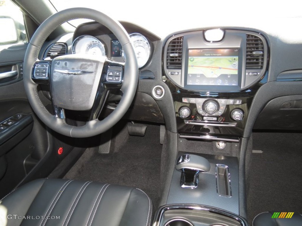 2013 Chrysler 300 S V6 Dashboard Photos