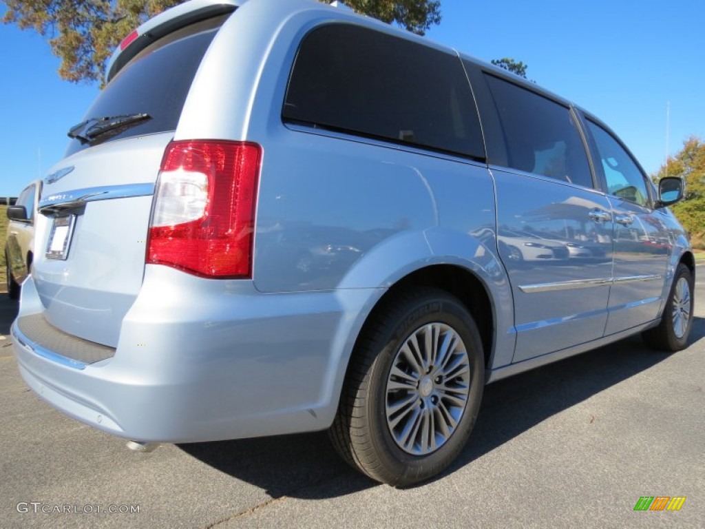 2013 Town & Country Touring - L - Crystal Blue Pearl / Dark Frost Beige/Medium Frost Beige photo #3