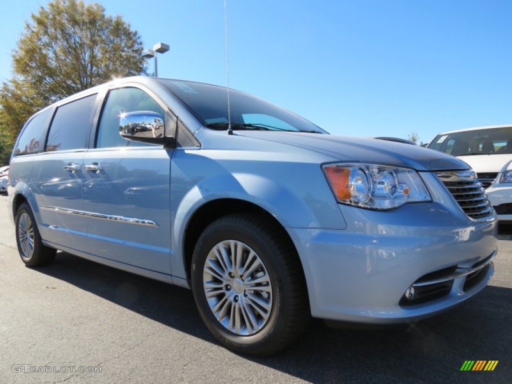 2013 Town & Country Touring - L - Crystal Blue Pearl / Dark Frost Beige/Medium Frost Beige photo #4