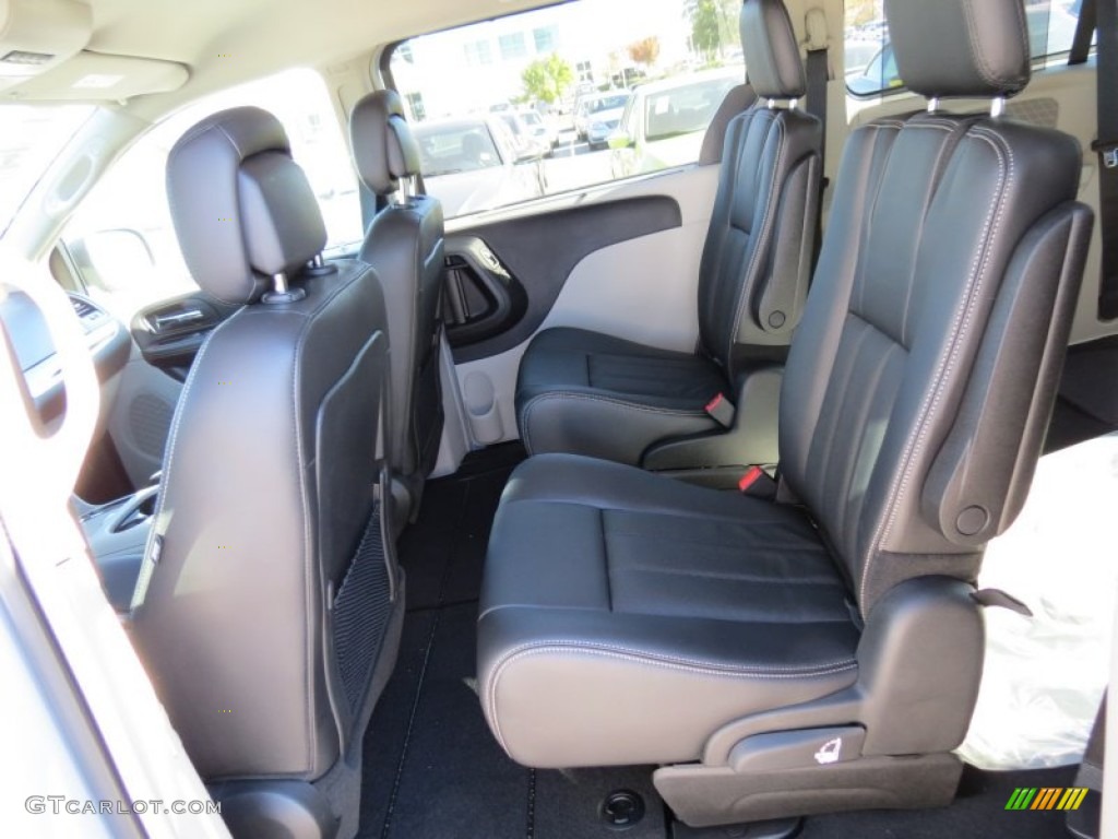 2013 Town & Country Touring - L - Crystal Blue Pearl / Dark Frost Beige/Medium Frost Beige photo #7