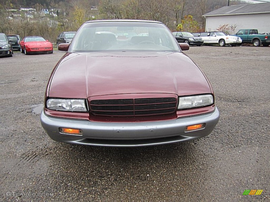 1996 Regal Gran Sport Sedan - Medium Garnet Red Metallic / Red photo #11