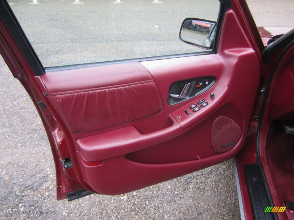 1996 Buick Regal Gran Sport Sedan Red Door Panel Photo #73004860