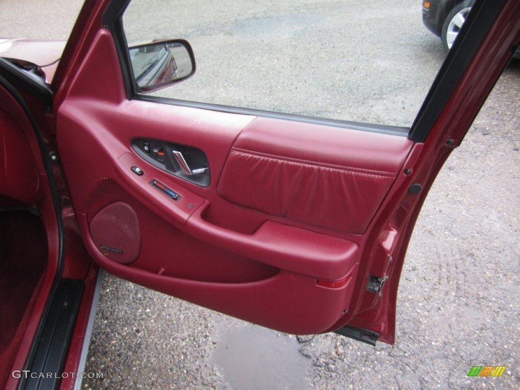 1996 Buick Regal Gran Sport Sedan Red Door Panel Photo #73005060