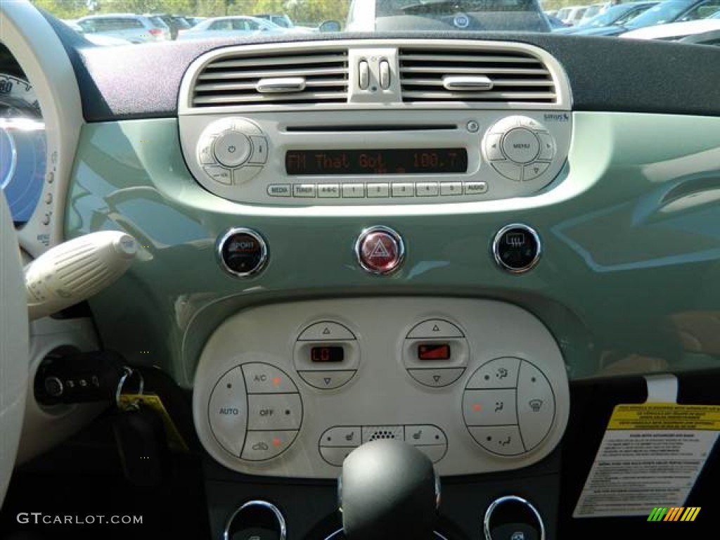 2013 Fiat 500 Lounge Controls Photo #73005760