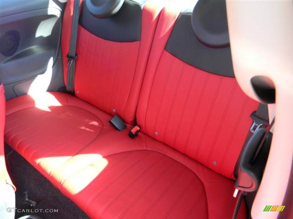 2013 Fiat 500 Lounge Rear Seat Photo #73010242