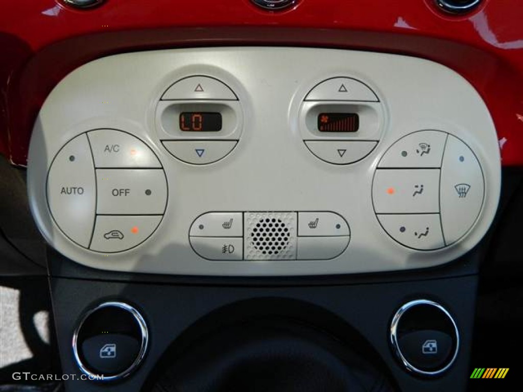 2013 Fiat 500 Lounge Controls Photo #73011274