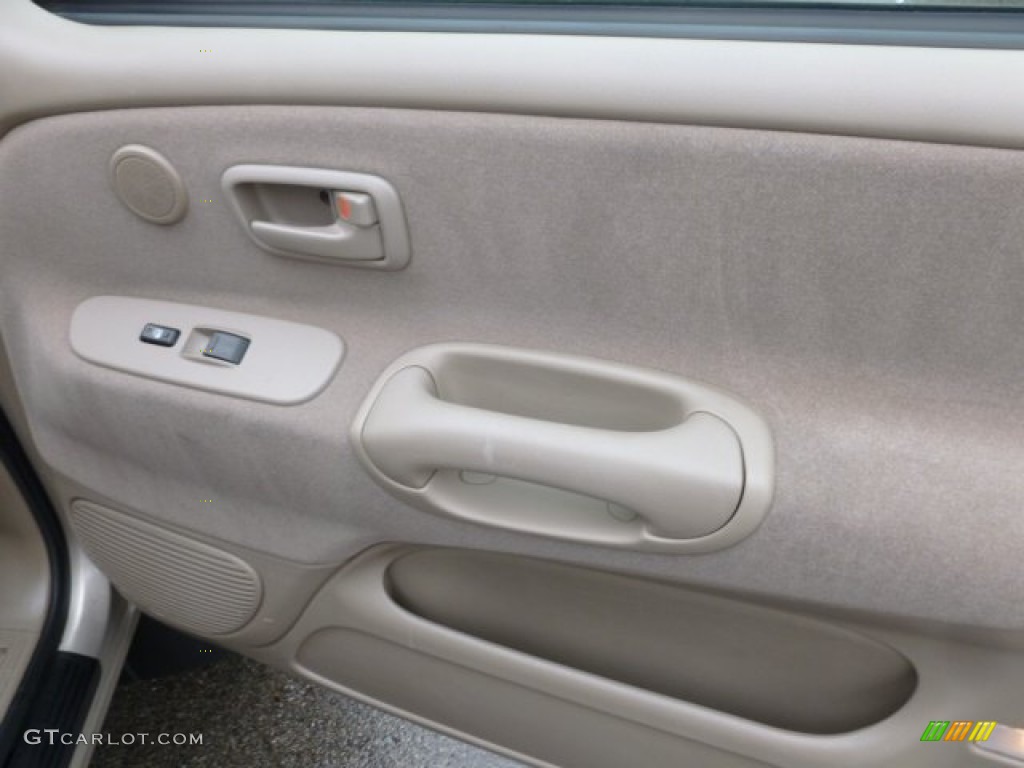2004 Tundra SR5 Access Cab 4x4 - Desert Sand Mica / Oak photo #10