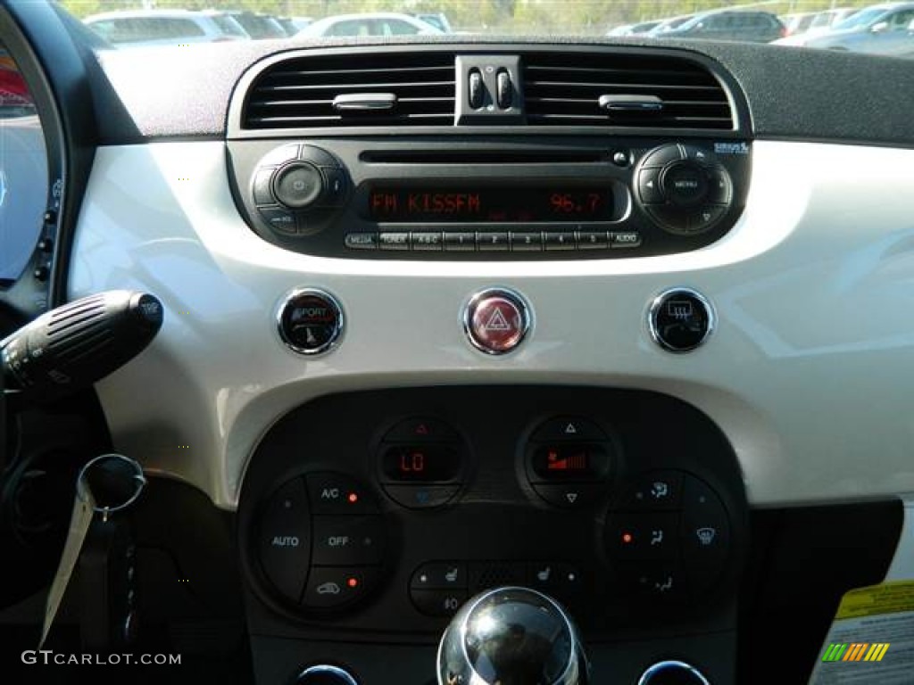 2013 Fiat 500 Sport Controls Photo #73013948