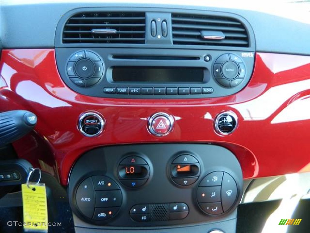 2013 Fiat 500 Sport Controls Photo #73015362
