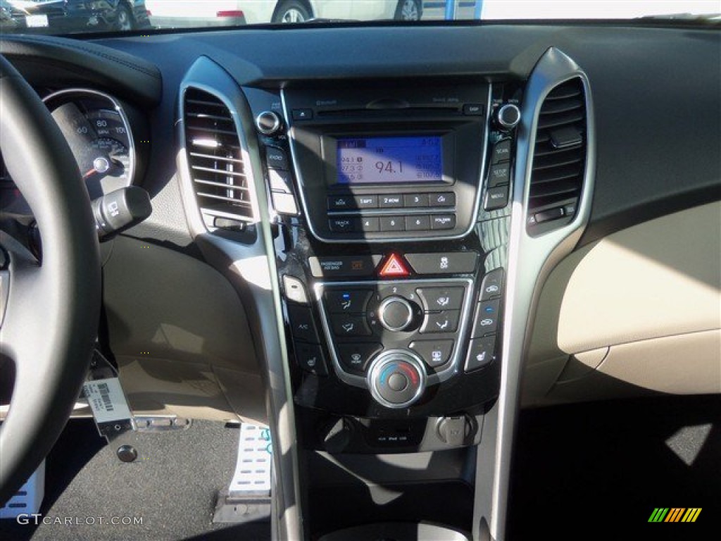 2013 Elantra GT - Black Noir Pearl / Beige photo #17