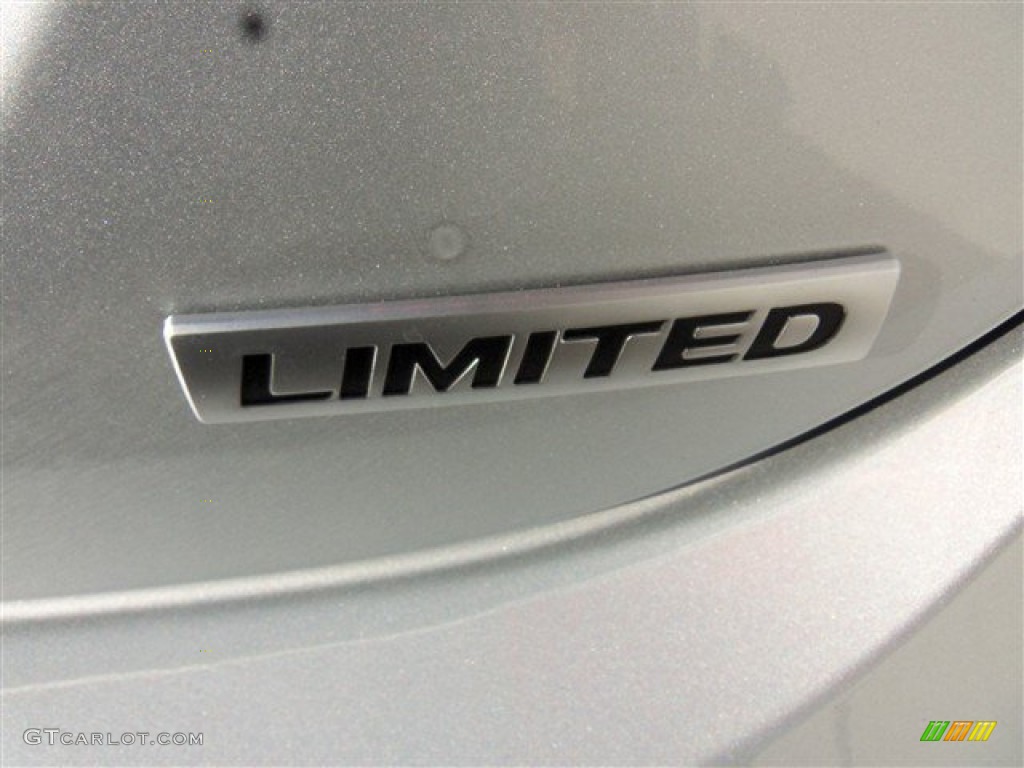 2013 Elantra Limited - Silver / Gray photo #8
