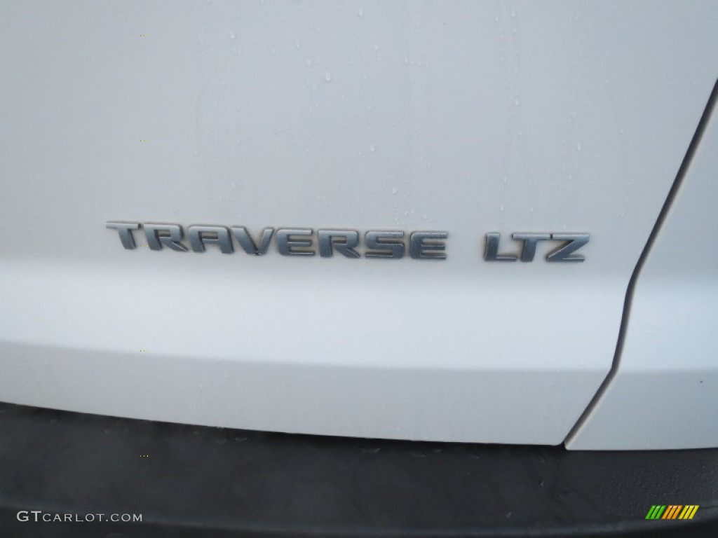 2010 Traverse LTZ - Summit White / Cashmere photo #16