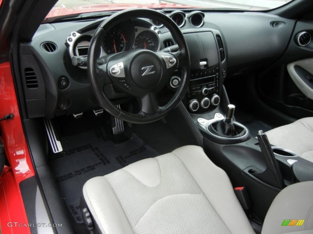 Gray Leather Interior 2009 Nissan 370Z Sport Touring Coupe Photo #73019398
