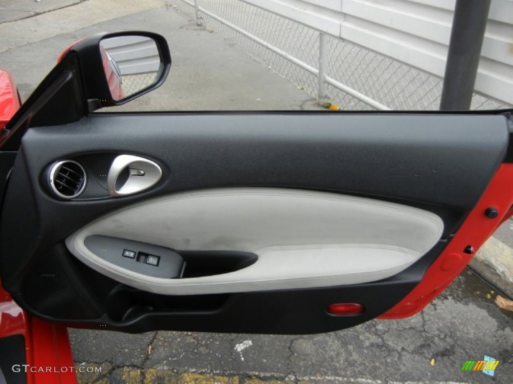 2009 Nissan 370Z Sport Touring Coupe Gray Leather Door Panel Photo #73019428