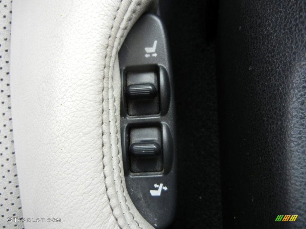 2009 Nissan 370Z Sport Touring Coupe Controls Photo #73019635