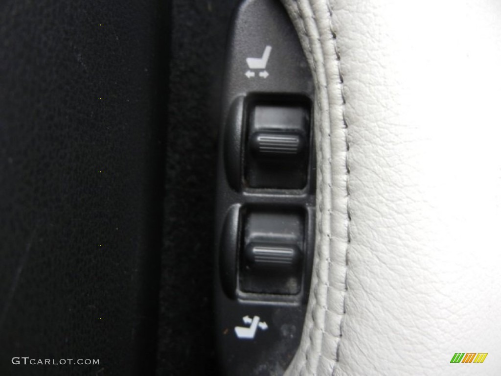 2009 Nissan 370Z Sport Touring Coupe Controls Photo #73019668
