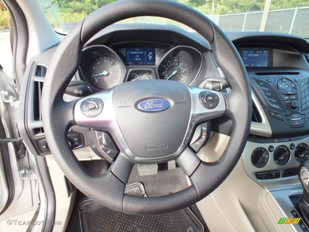 2013 Ford Focus SE Sedan Medium Light Stone Steering Wheel Photo #73021246