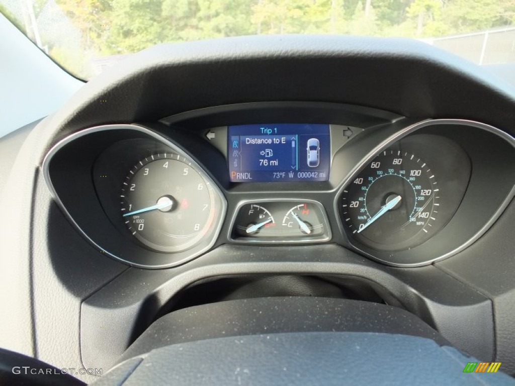 2013 Ford Focus SE Sedan Gauges Photo #73021270