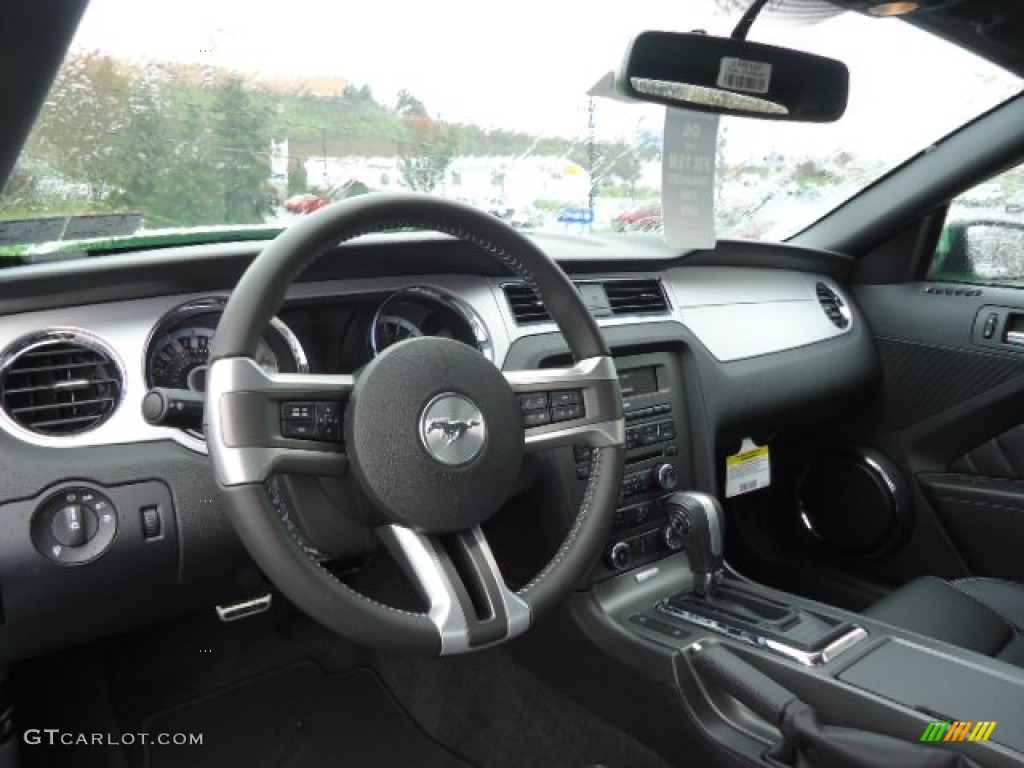 2013 Ford Mustang V6 Mustang Club of America Edition Convertible Dashboard Photos