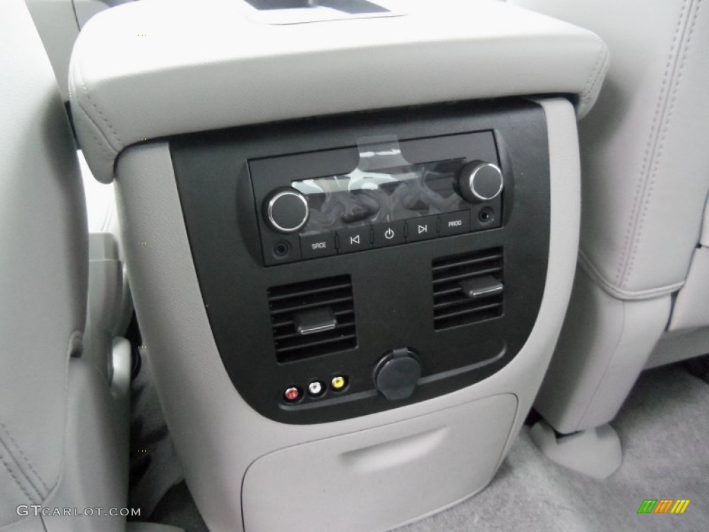 2013 Chevrolet Avalanche LTZ 4x4 Black Diamond Edition Controls Photo #73024510