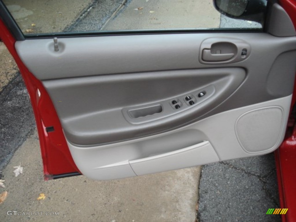 2005 Chrysler Sebring Touring Sedan Light Taupe Door Panel Photo #73026001