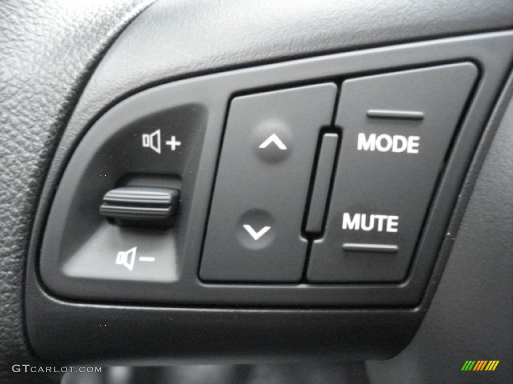 2013 Kia Soul 1.6 Controls Photo #73029286