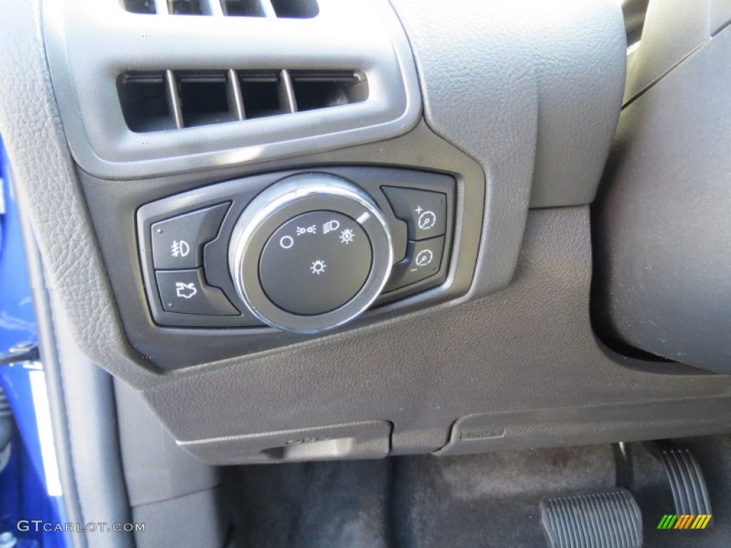 2013 Ford Focus SE Sedan Controls Photo #73030918