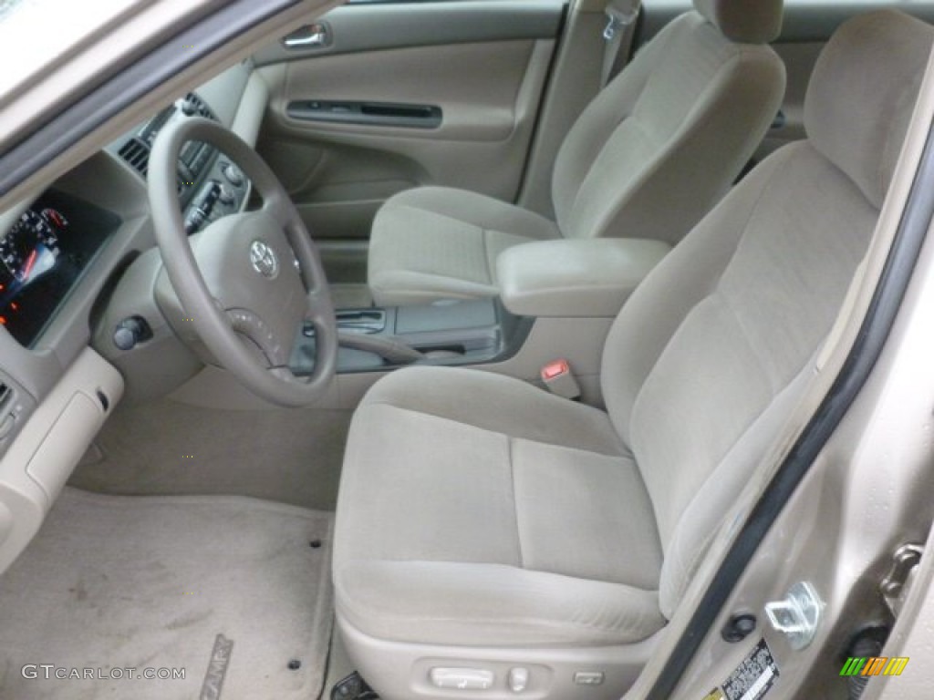 Taupe Interior 2005 Toyota Camry LE Photo #73031032